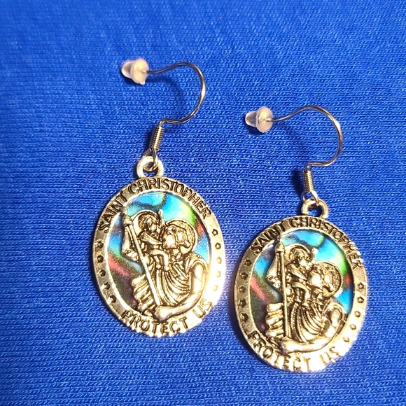 Saint Christopher Medallion Chain & Earrings Silvertone w Faux Abalone NWT - Picture 5 of 7